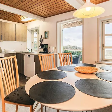 8 Person In * סבנדבורג