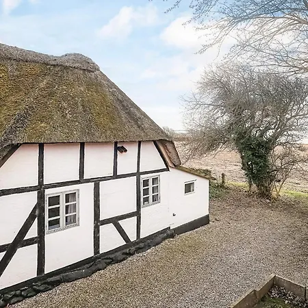 בית נופש 8 Person In