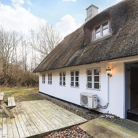 8 Person In * סבנדבורג