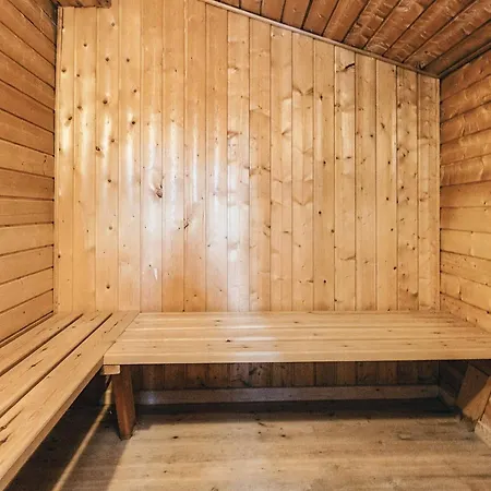 8 Person In סבנדבורג